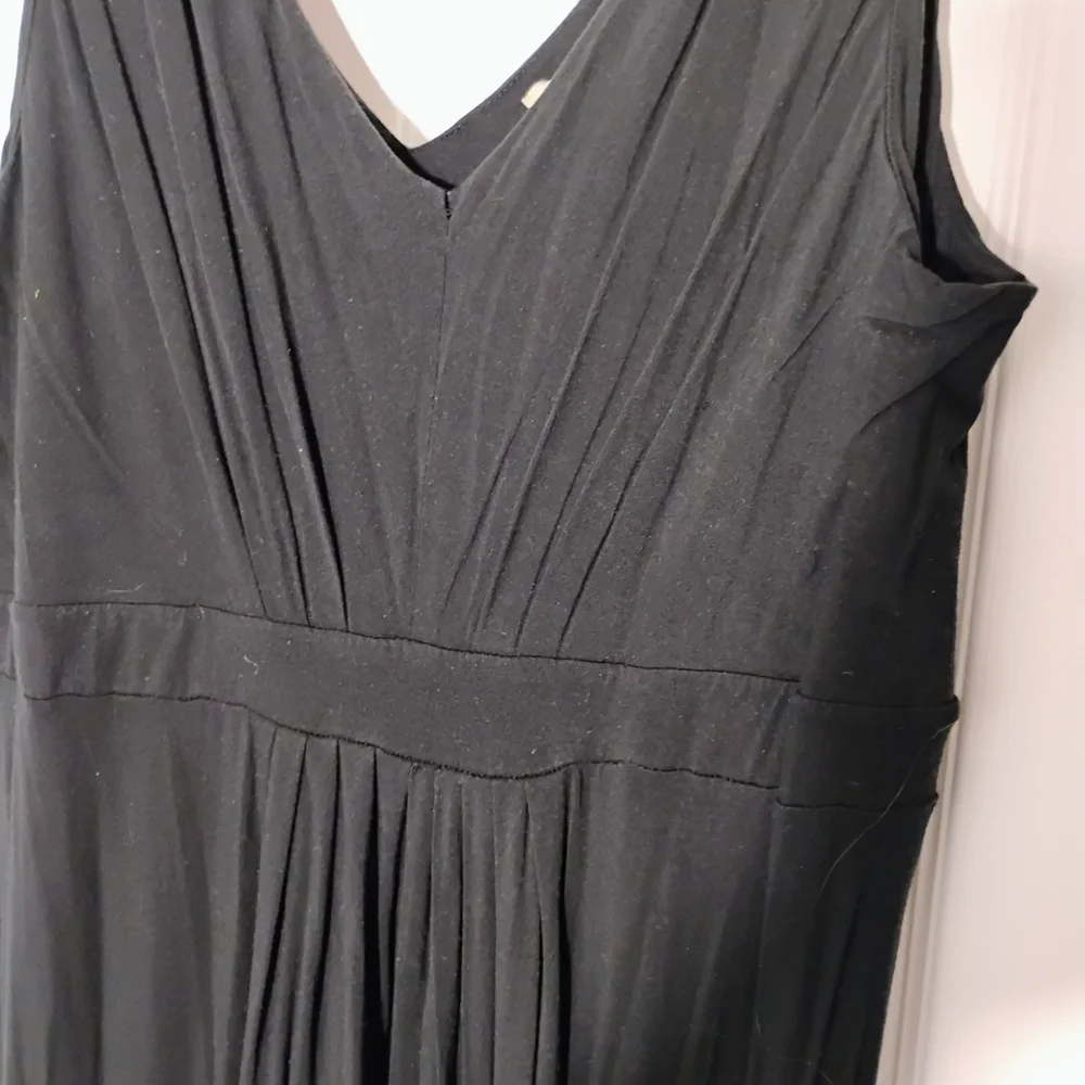 Elegant‎ Black Sleeveless Dress